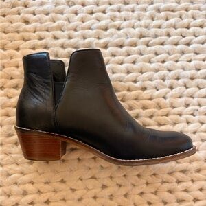 Cole Haan black leather and wood ankle boots size 6